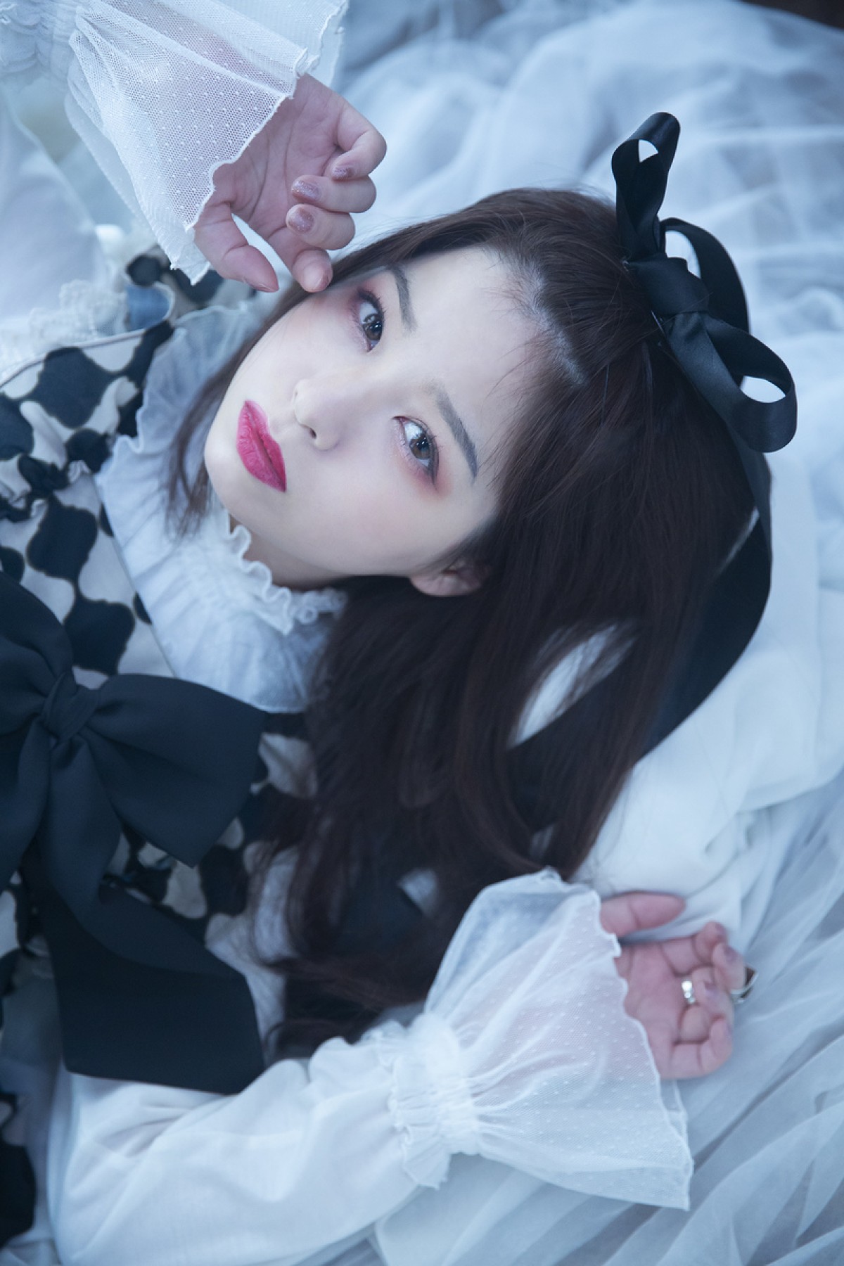 春奈るな、ロリータ、チャイナ、水着…耽美な世界観で迫るフォトブック発売決定