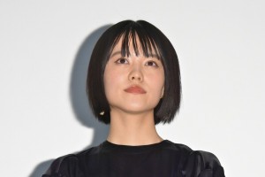 映画『mellow』初日舞台あいさつに登場した志田彩良