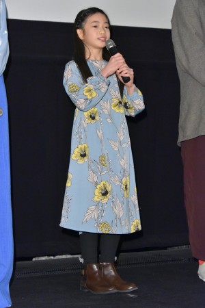 映画『mellow』初日舞台あいさつに登場した白鳥玉季