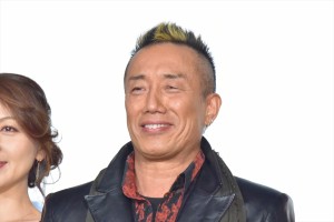 映画『太陽の家』公開記念舞台あいさつに登場した長渕剛