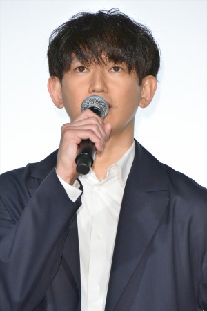 映画『太陽の家』公開記念舞台あいさつに登場した永山瑛太