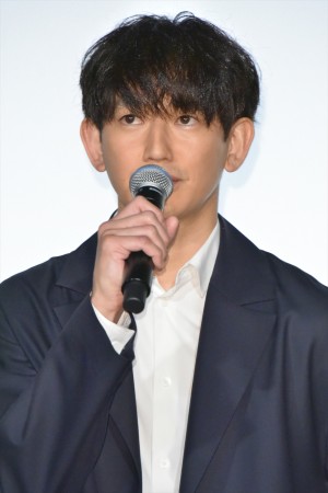 映画『太陽の家』公開記念舞台あいさつに登場した永山瑛太