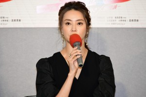 プレミアムドラマ『捜査会議はリビングでおかわり！』会見に登場した観月ありさ