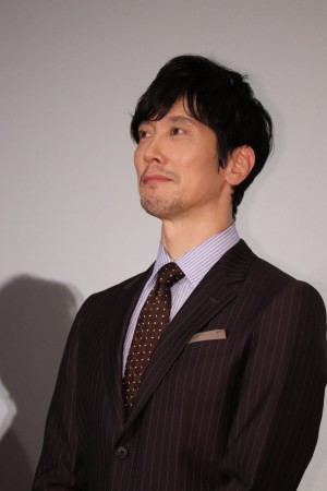 映画『嘘八百 京町ロワイヤル』完成披露舞台あいさつに登場した佐々木蔵之介