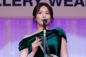 日本ジュエリー ベストドレッサー賞 表彰式に登場した木村文乃