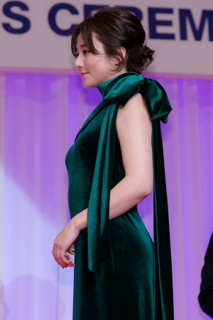 日本ジュエリー ベストドレッサー賞 表彰式に登場した木村文乃