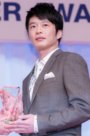 日本ジュエリー ベストドレッサー賞 表彰式に登場した田中圭