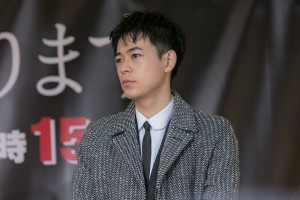 土曜ナイトドラマ『アリバイ崩し承ります』制作発表記者会見に登場した成田凌