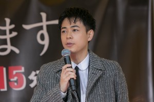 土曜ナイトドラマ『アリバイ崩し承ります』制作発表記者会見に登場した成田凌