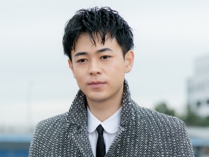 土曜ナイトドラマ『アリバイ崩し承ります』制作発表記者会見に登場した成田凌