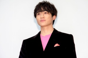 映画『シグナル100』初日舞台あいさつに登場した小関裕太