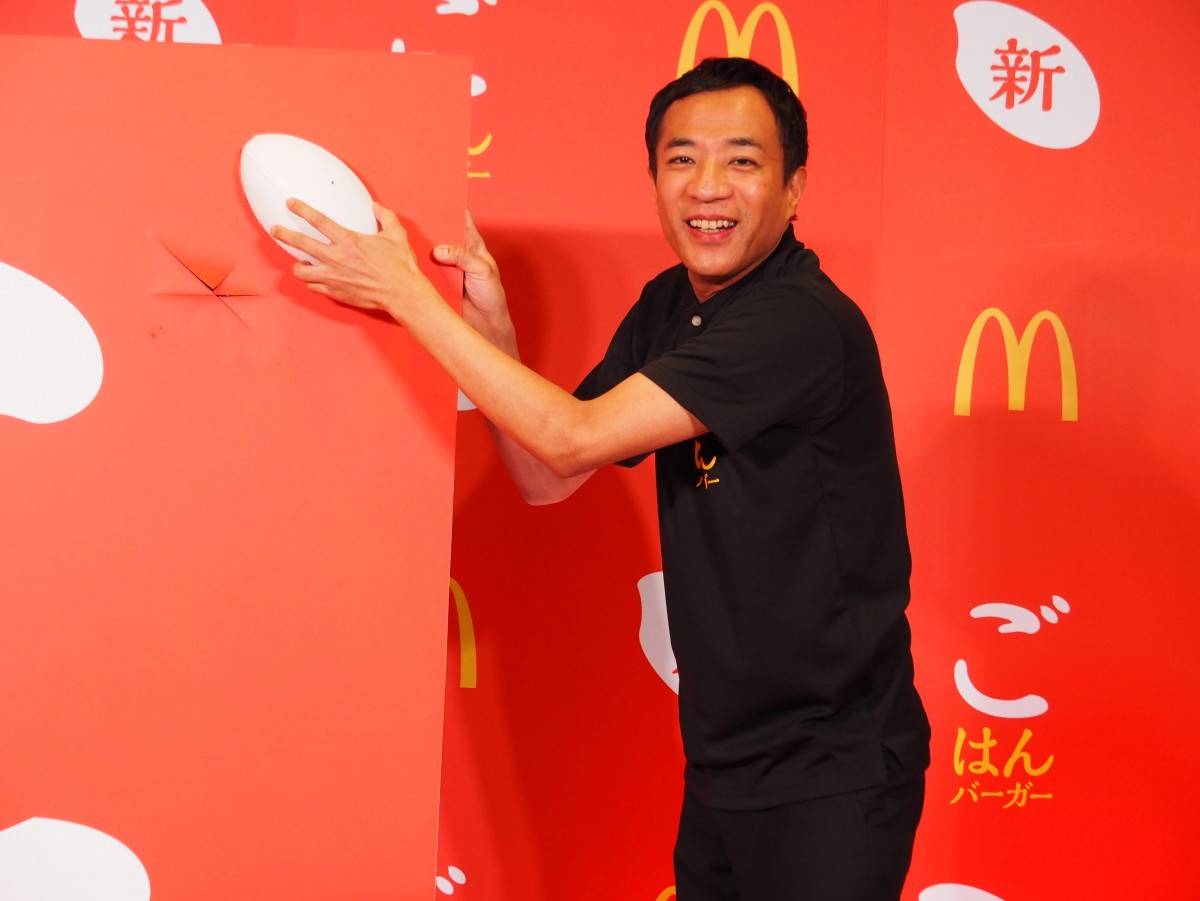 ラグビー田中史朗、ナイツ土屋と漫才披露！ 『M-1』審査員・塙の評価は…