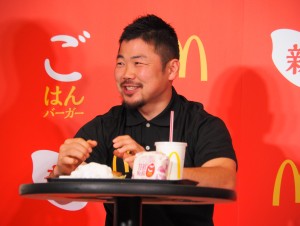 「夜マック」新メニュー PR発表会に出席した田中史朗選手（ラグビー選手）