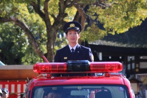 文化財防火デーに伴う消防総合訓練オープニングイベントに登場した松下洸平