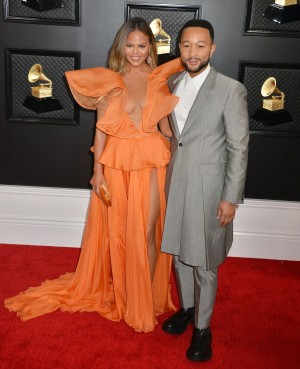 ジョン・レジェンド＆クリッシー・テイゲン、第62回グラミー賞レッドカーペットに登場