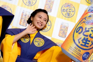 『うまさをお届け！のどごし＜生＞新春まつり』に登場した小島瑠璃子