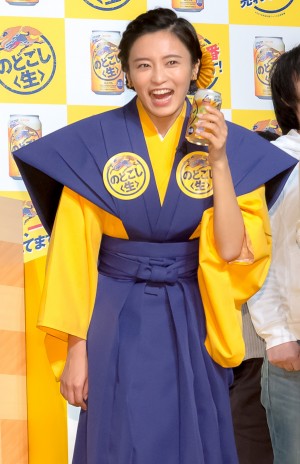 『うまさをお届け！のどごし＜生＞新春まつり』に登場した小島瑠璃子