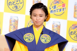 『うまさをお届け！のどごし＜生＞新春まつり』に登場した小島瑠璃子