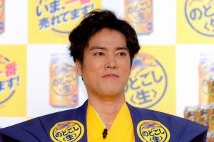 『うまさをお届け！のどごし＜生＞新春まつり』に登場した桐谷健太