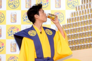 『うまさをお届け！のどごし＜生＞新春まつり』に登場した桐谷健太