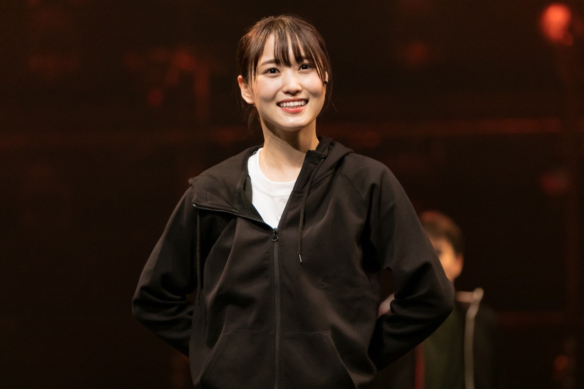 欅坂46・菅井友香、涙の濃厚キスシーン　初主演舞台『飛龍伝2020』で新境地