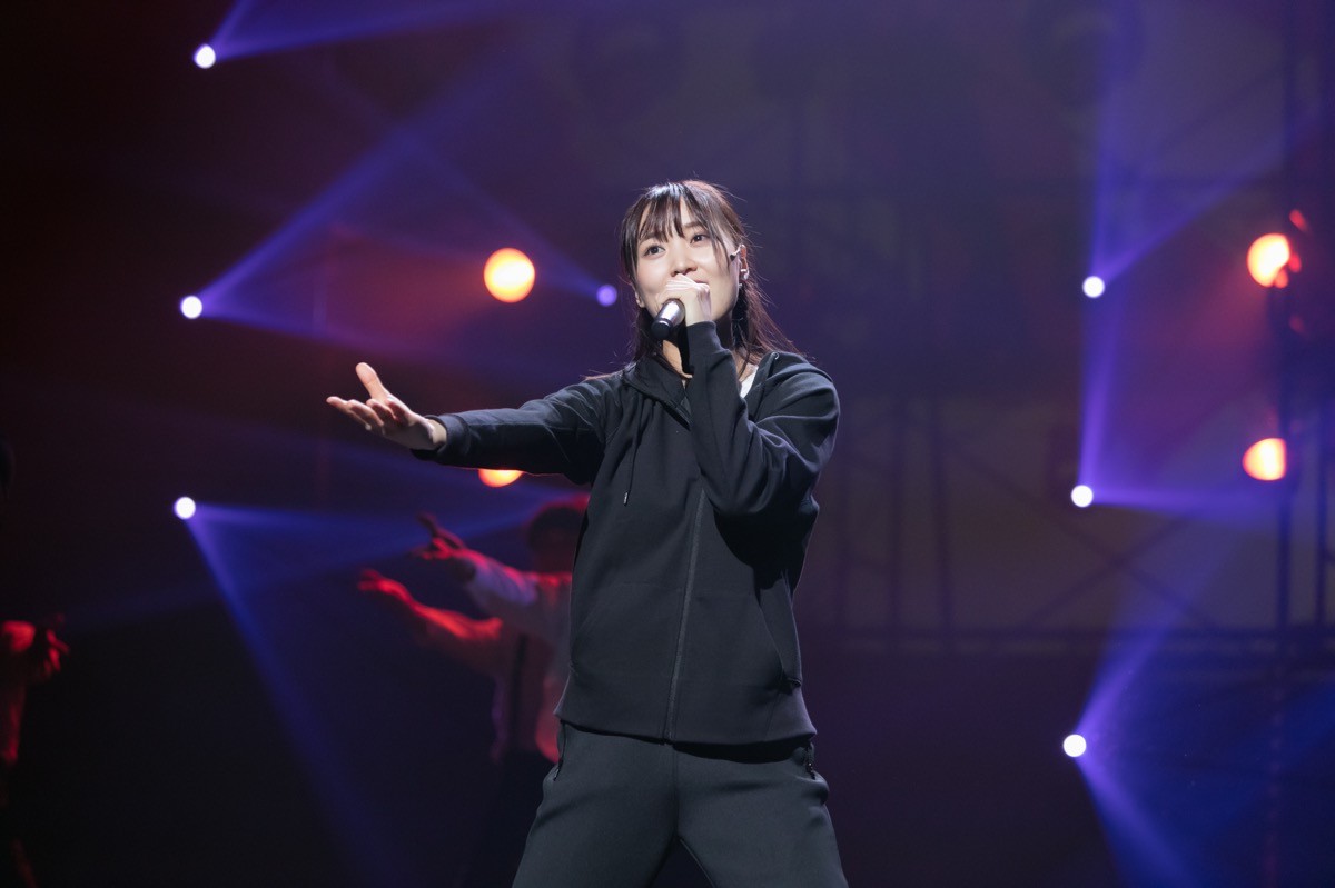 欅坂46・菅井友香、涙の濃厚キスシーン　初主演舞台『飛龍伝2020』で新境地