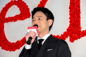 映画『Ｒｅｄ』完成披露舞台あいさつに登場した妻夫木聡