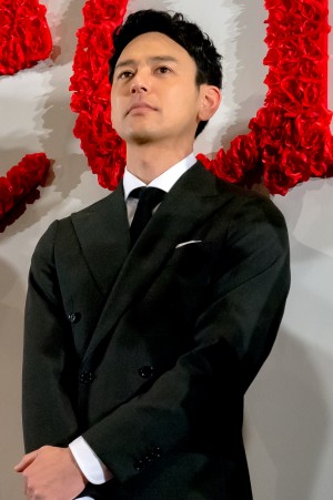 映画『Ｒｅｄ』完成披露舞台あいさつに登場した妻夫木聡