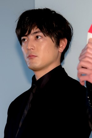 映画『Ｒｅｄ』完成披露舞台あいさつに登場した間宮祥太朗