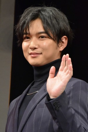 映画『スマホを落としただけなのに　囚われの殺人鬼』完成披露舞台あいさつに登場した千葉雄大