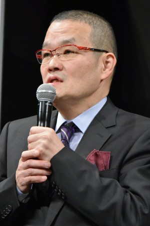 映画『スマホを落としただけなのに　囚われの殺人鬼』完成披露舞台あいさつに登場した中田秀夫監督