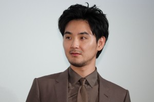 映画『影裏』完成披露試写会に登場した松田龍平