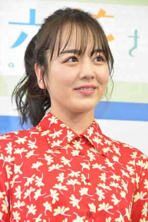 『伊原六花スクールカレンダー2020』発売記念握手会に登場した伊原六花