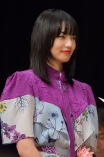 「第41回ヨコハマ映画祭」にて主演女優賞を受賞した小松菜奈