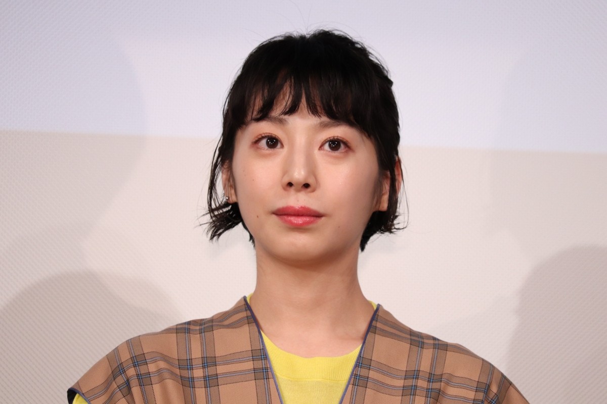 バカリズム、『架空OL日記』映画化は「思い出ビデオを見せている感じで恥ずかしい」