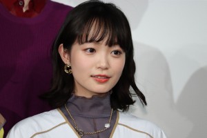 映画『架空OL日記』完成披露試写会に登場した佐藤玲