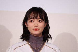 映画『架空OL日記』完成披露試写会に登場した佐藤玲