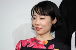 映画『架空OL日記』完成披露試写会に登場した山田真歩