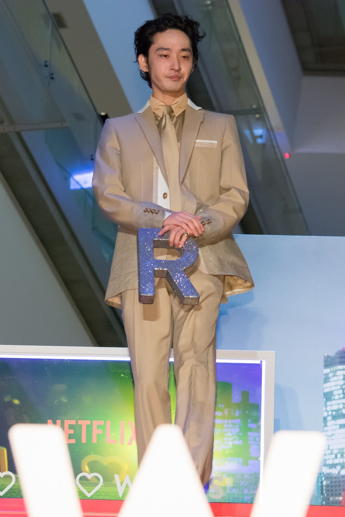 池田エライザ、「役のタフさに影響受けた」　中谷美紀とゴージャスな衣装で登場