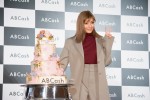 『ABCash』ブランドアンバサダー就任イベントに登場したローラ