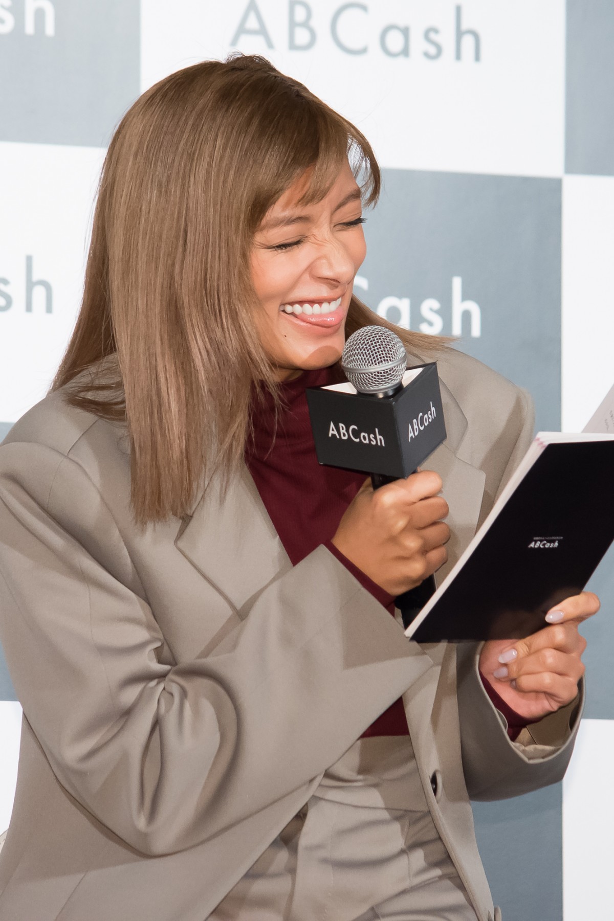 ローラ、30歳を迎えることは「信じがたいけどこれが現実（笑）」