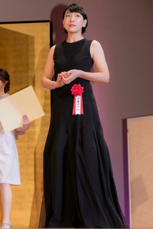 エランドール賞授賞式に登場した安藤サクラ