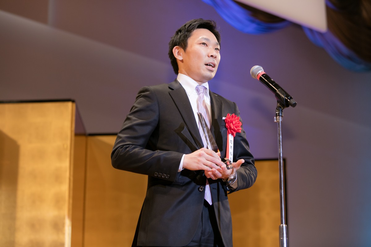 横浜流星、深田恭子と再会で熱い抱擁「久しぶりの再会でうれしくて」