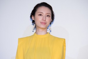 ゲーム『DEATH COME TRUE』プレス発表会に登場した栗山千明