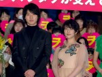 映画『ヲタクに恋は難しい』初日舞台あいさつに登場した山崎賢人、高畑充希