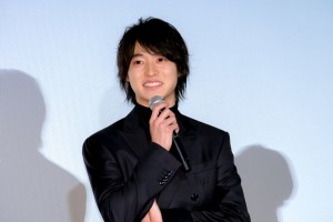 映画『ヲタクに恋は難しい』初日舞台あいさつに登場した山崎賢人