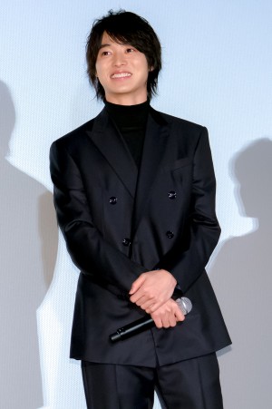 映画『ヲタクに恋は難しい』初日舞台あいさつに登場した山崎賢人