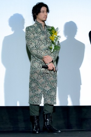 映画『ヲタクに恋は難しい』初日舞台あいさつに登場した斎藤工