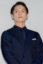 映画『ファンシー』公開記念舞台あいさつに登壇した窪田正孝