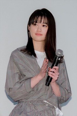 映画『ファンシー』公開記念舞台あいさつに登壇した小西桜子